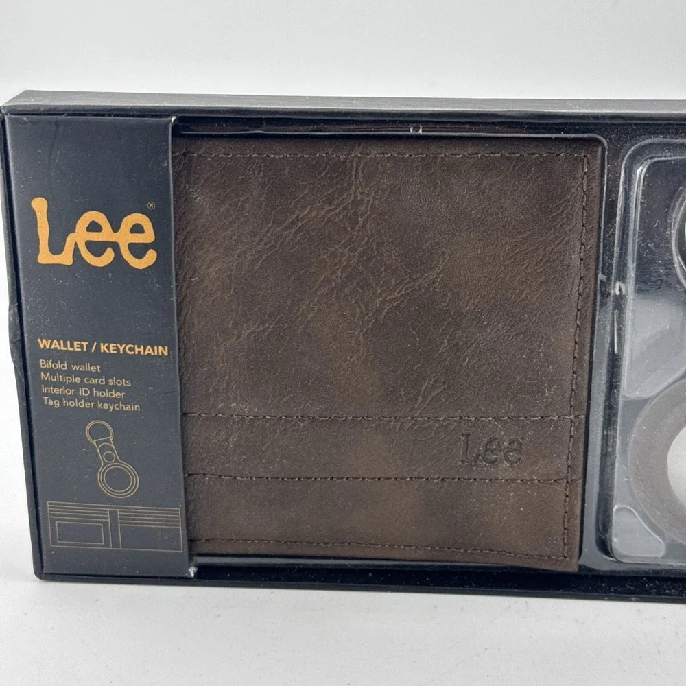 Lee Men's Brown Bifold Folding Wallet Solid with Logo Accent Credit Card